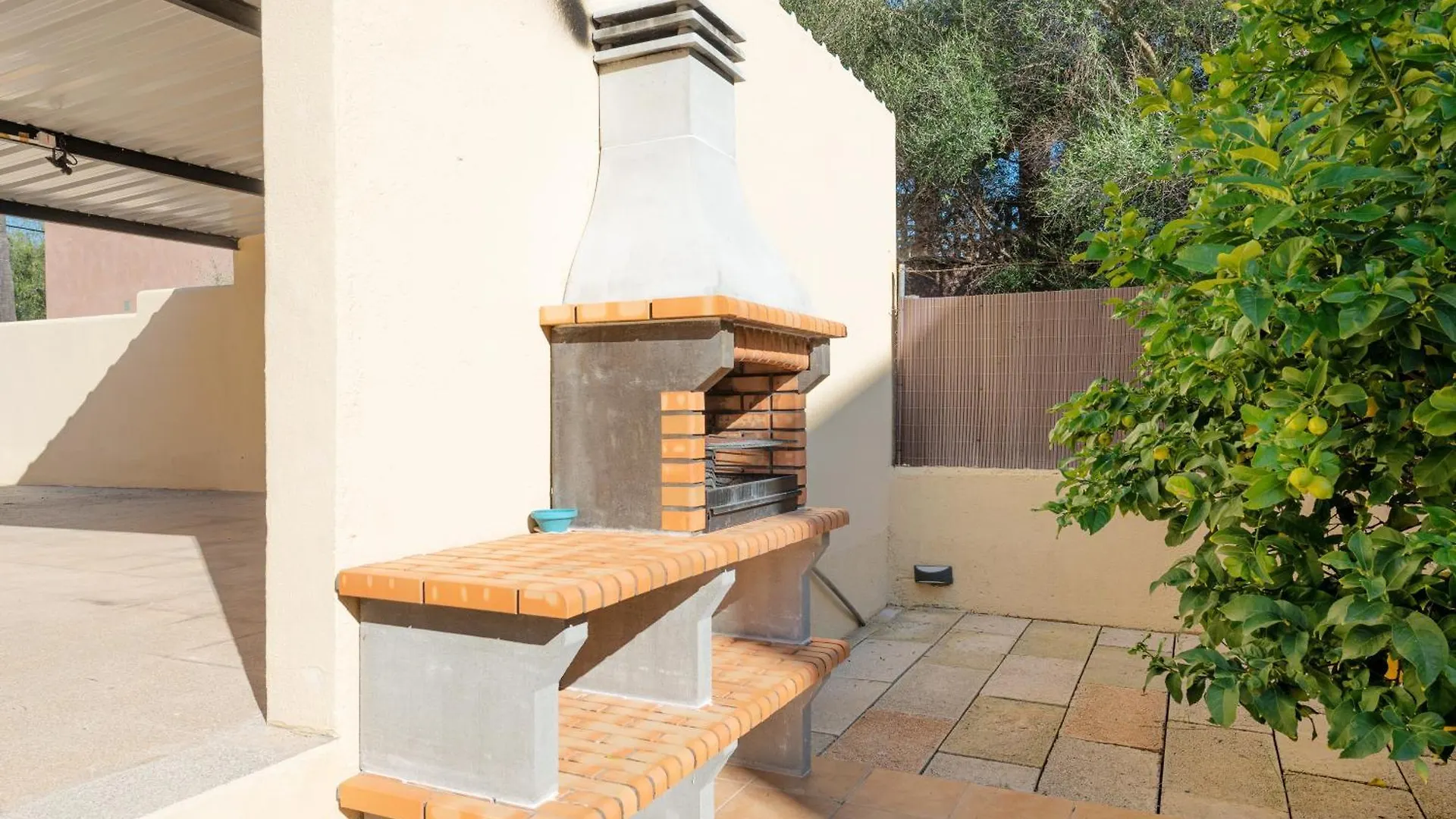 Amplia Villa En Mallorca Con Jardin, 4 Dormitorios Y Zona Bbq Cerca Del Mar En Portocolom Portocolom