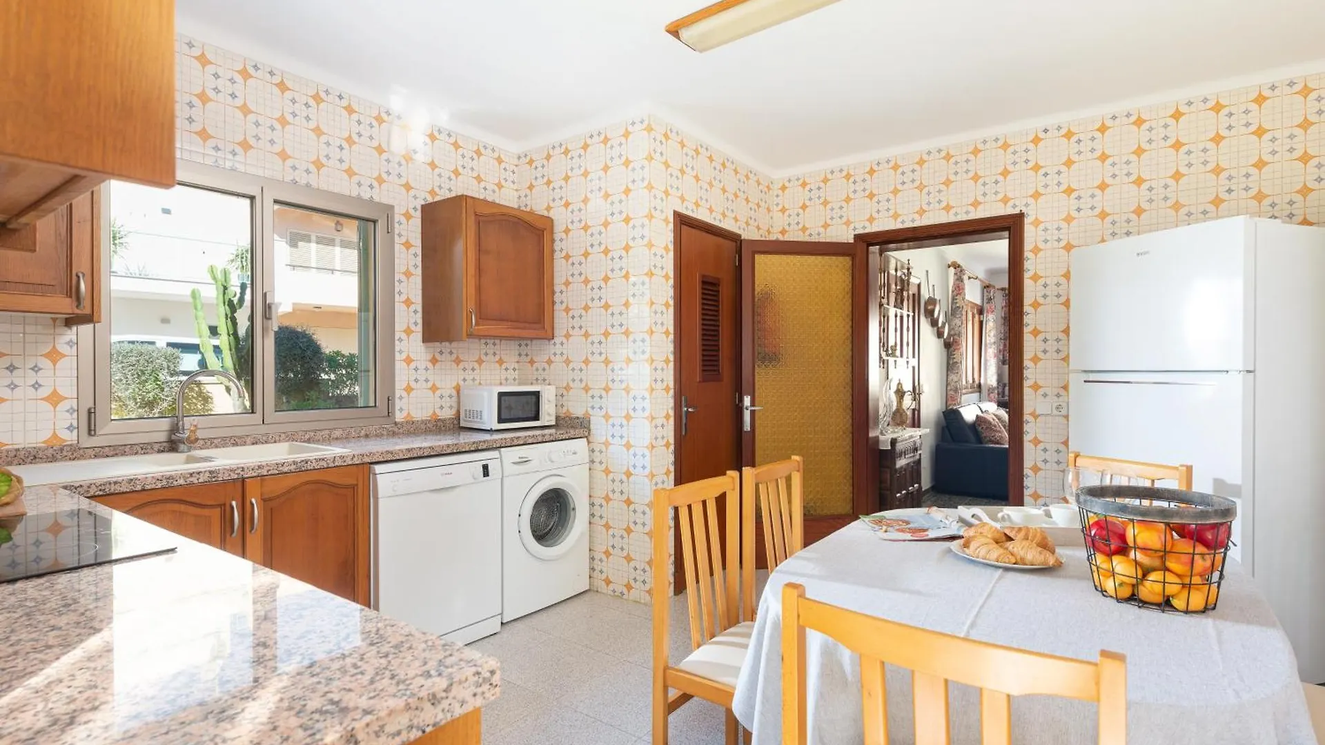 Amplia Villa En Mallorca Con Jardin, 4 Dormitorios Y Zona Bbq Cerca Del Mar En Portocolom Portocolom  Spagna